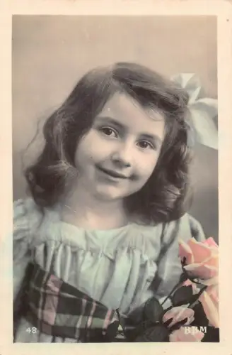 L150 Grüße 1910 Mädchen Rosen Portrait Vintage Postkarte