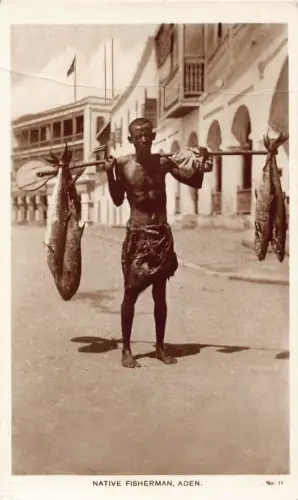 B617 Jemen Aden Native Fisherman Ethnic RPPC Vintage Postcard