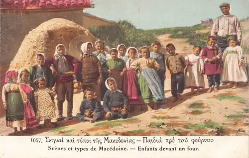 L328 Mazedonien Szenen und Typen Kinder vorne Vintage Postkarte