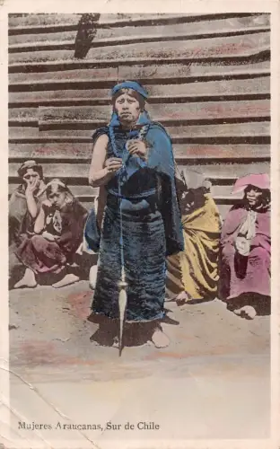 L335 Chile Mujeres Araucanas Sur de Chile Frau in Trachten Postkarte