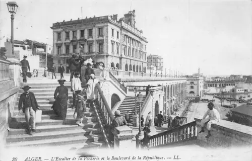 A901 Algerien Algier L'Escalier de Pecherie Boulevard de Republique Postkarte