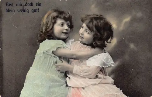 B189 Freundschaft 1907 Mädchen umarmen Vintage Postkarte
