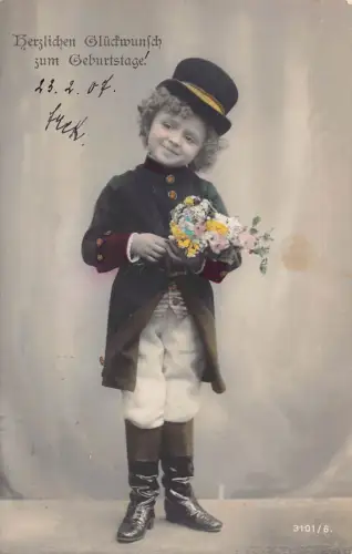 B191 Geburtstagsgrüße 1907 Junge im eleganten Mantel Blumenstrauß Postkarte