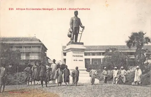 Senegal Dakar Statue Faidherbe Fahrrad Ureinwohner Ethno Vintage Postkarte B964