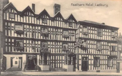 L235 England Feathers Hotel Ledbury Garage Motor Cars Schild Vintage Postkarte