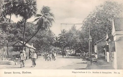 L378 Indien Straßenszene Madras Häuser Bäume Vintage Postkarte