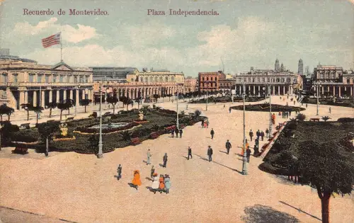 L332 Uruguay Recuerdo de Montevideo Plaza Independencia Square Vintage Postkarte