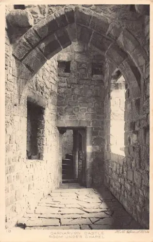 A942 Wales Carnarvon Castle Room under Chapel Vintage Postkarte