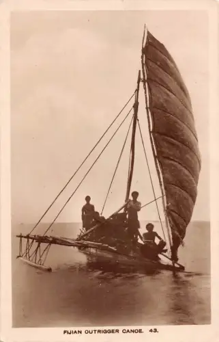L523 Fidschi Fidschi Ausleger Kanu Fischer Einheimische Echtfoto Vintage Postkarte