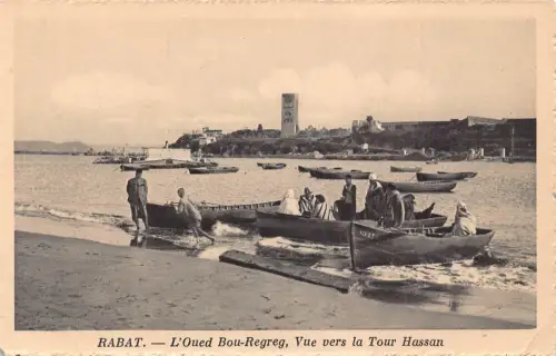 B009 Marokko Rabat L'Oued Bou Regreg Vue vers la Tour Hassan Boote Postkarte