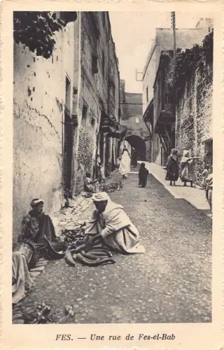 B009 Marokko Fes Une rue de Fes-el-Bab Straße Ureinwohner Postkarte