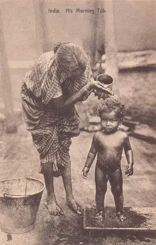 A994 Indien seine Morgenwanne einheimische Mutter wäscht Baby Junge ethnische Postkarte