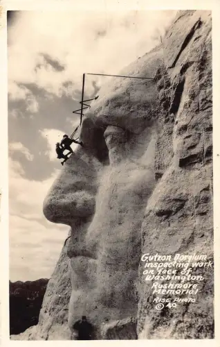 US South Dakota Gutzon Borglum Inspecting Rushmore Memorial RPPC Postkarte