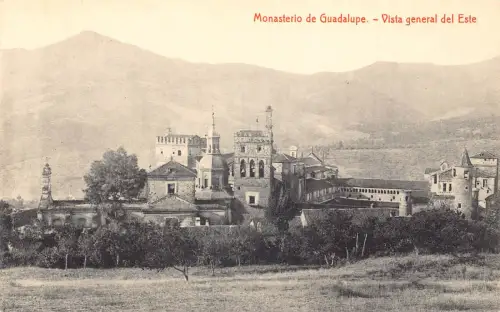 Spanien Monasterio de Guadalupe Vista General del Este Kloster Vintage Postkarte