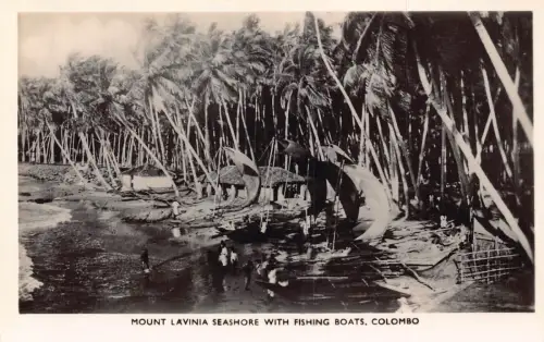 Sri Lanka Ceylon Mount Lavinia Küste mit Fischerbooten Colombo Postkarte