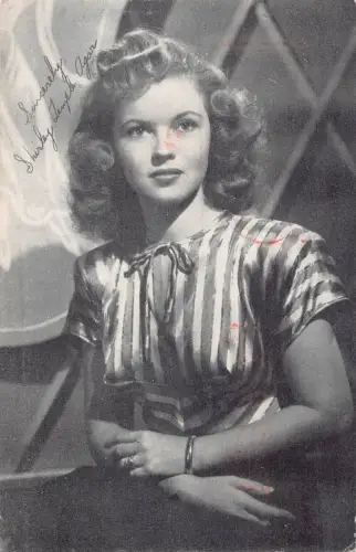 B423 Amerikanische Schauspielerin und Politikerin Shirley Temple gedruckte Autogramm Postkarte