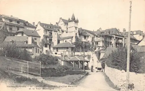 Frankreich Argeles Gazost Vieilles Maisons et Tour Mendagne Turm Postkarte B848
