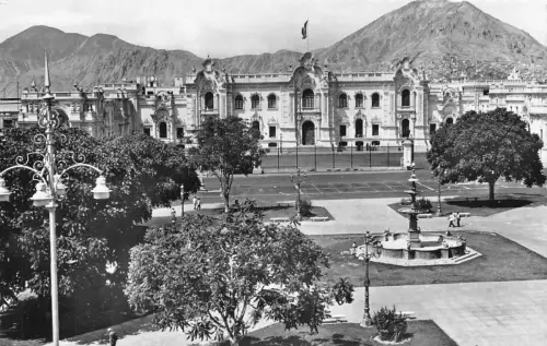 B216 Peru Lima Plaza de Armas Hauptplatz mit Regierungspalast Postkarte