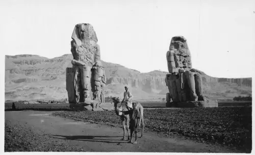 Ägypten Luxor Kolosse Memnon Kamele Beduinen Echt Foto Postkarte