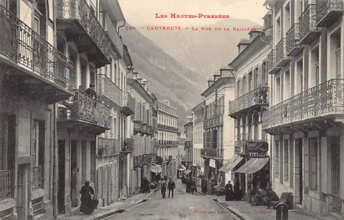 Frankreich Cauterets Rue de Raillere Epicerie Parisienne Vins Wein Postkarte B849