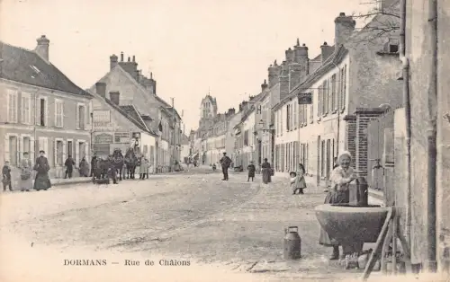Frankreich Dormans Rue de Chalons Brunnen Alte Dame Schokolade Menier Schild Postkarte B849
