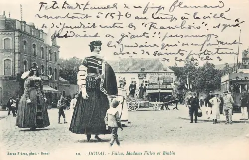 Frankreich Douai Fillou Madame Fillou et Binbin Straßenkünstler Cafe Postkarte B849