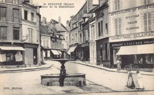 Frankreich Sezanne Place de Republique Chauffage Eclairag Bonneterie Postkarte B850