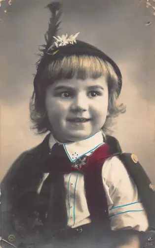 A630 Fotomontage 1911 Junge lächelnd Trachtenkultur Postkarte