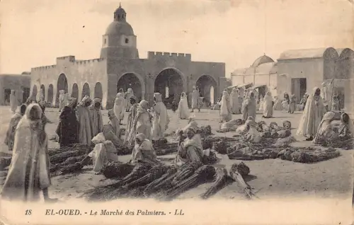 B012 Algerien El Oued Marche des Palmiers Markt Verkäufer Händler Einheimische Postkarte