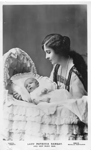 B433 Royalty 1920 Princess Patricia Ramsay of Connaught and Son RPPC Postkarte