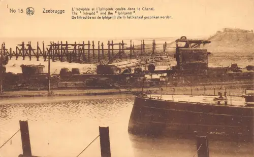 A648 Belgien Zeebrugge Intrepide und Iphigenir Boote im Kanal versenkt Postkarte