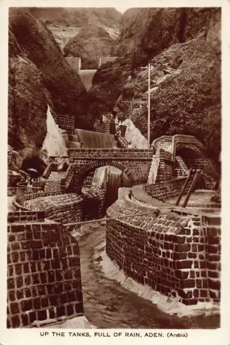 B444 Jemen Aden Up The Tanks Full of Rain RPPC Vintage Postkarte