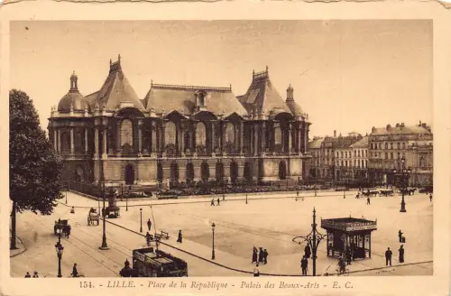 A683 Frankreich Lille Place de la Republique Schokolade Essensstand Straßenbahn Postkarte