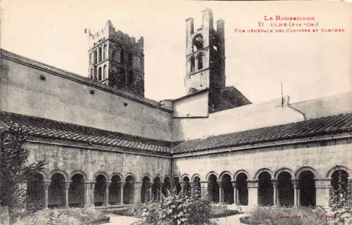 A682 Frankreich Le Roussillon Elne Gesamtansicht Cloitres et Clocher Vintage Postkarte