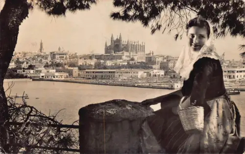 A711 Spanien Mallorca Palma Belleza Mallorquina Kathedrale Volksfrau Postkarte