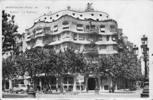 A712 Spanien 1952 Barcelona Paseo de Gracia La Pedrera Vintage Postkarte