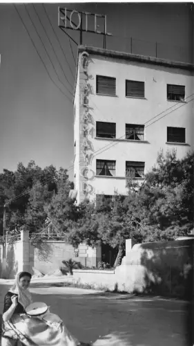 A718 Spanien Mallorca Palma Hotel Calamayor Indianerin Nähen RPPC Postkarte