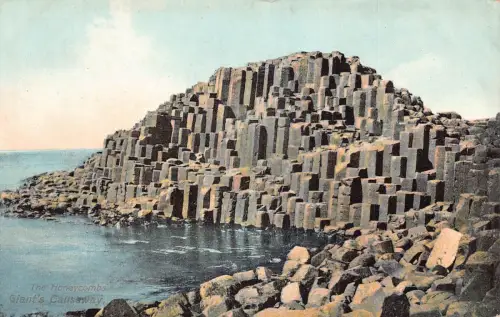 L385 Irland The Honeycombs Giant's Causeway Felsen Vintage Postkarte