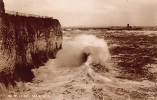 A185 England Margate Rough Sea Wave Cliff Vintage Postkarte