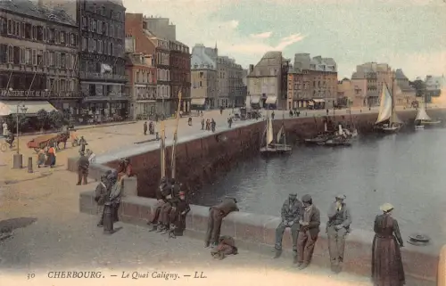 A009 Frankreich Cherbourg Le Quai Caligny Brasserie Cafe de Paris Vintage Postkarte