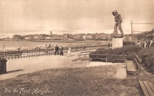 A782 England Margate On The Front Soldat Statue Vintage Postkarte