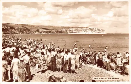 B056 England The Sands Swanage RPPC Vintage Postkarte