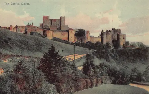 B056 England The Castle Dover Vintage Postkarte