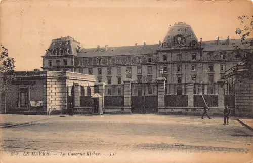A817 Frankreich Le Havre Caserne Kleber Garnison Vintage Postkarte