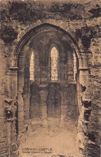 A022 Wales Conway Castle Queen Eleanor's Chapel Interieur Vintage Postkarte
