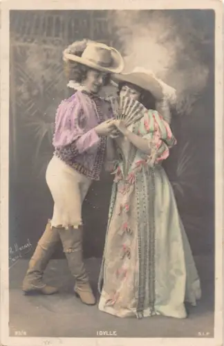 Liebesroman Idylle Paar in mittelalterlichen Kostümen RPPC Postkarte B916