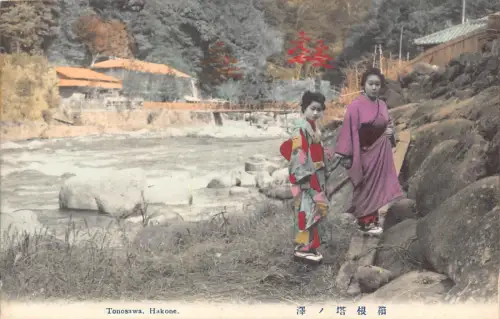 L275 Japan Tonosawa Hakone Frauen im Kimonos Fluss Vintage Postkarte