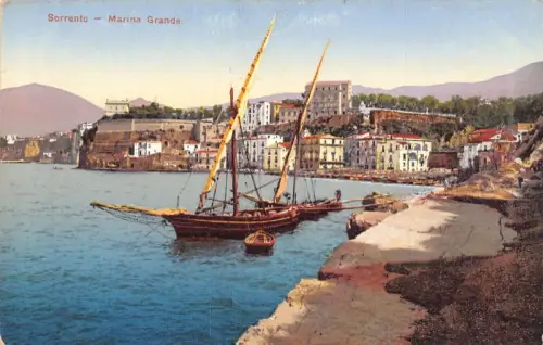 A015 Italien Sorrent Marina Grande Meerblick Boote Vintage Postkarte