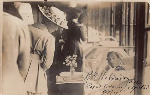 A828 Royalty 1918 Queen Elizabeth at Royal Victoria Hospital RPPC Postkarte