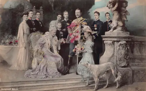 A828 Royalty Adel Augusta Viktoria Kaiser Wilhelm II Windhund RPPC Postkarte